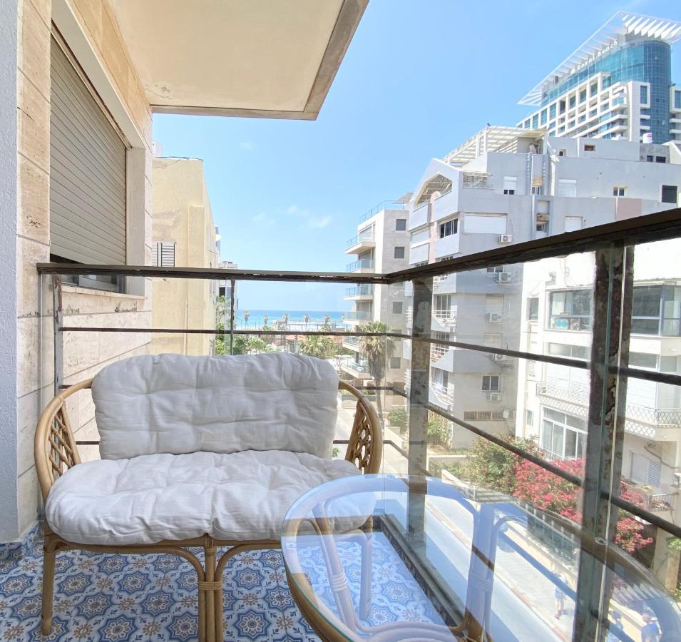 Sea Apartment *