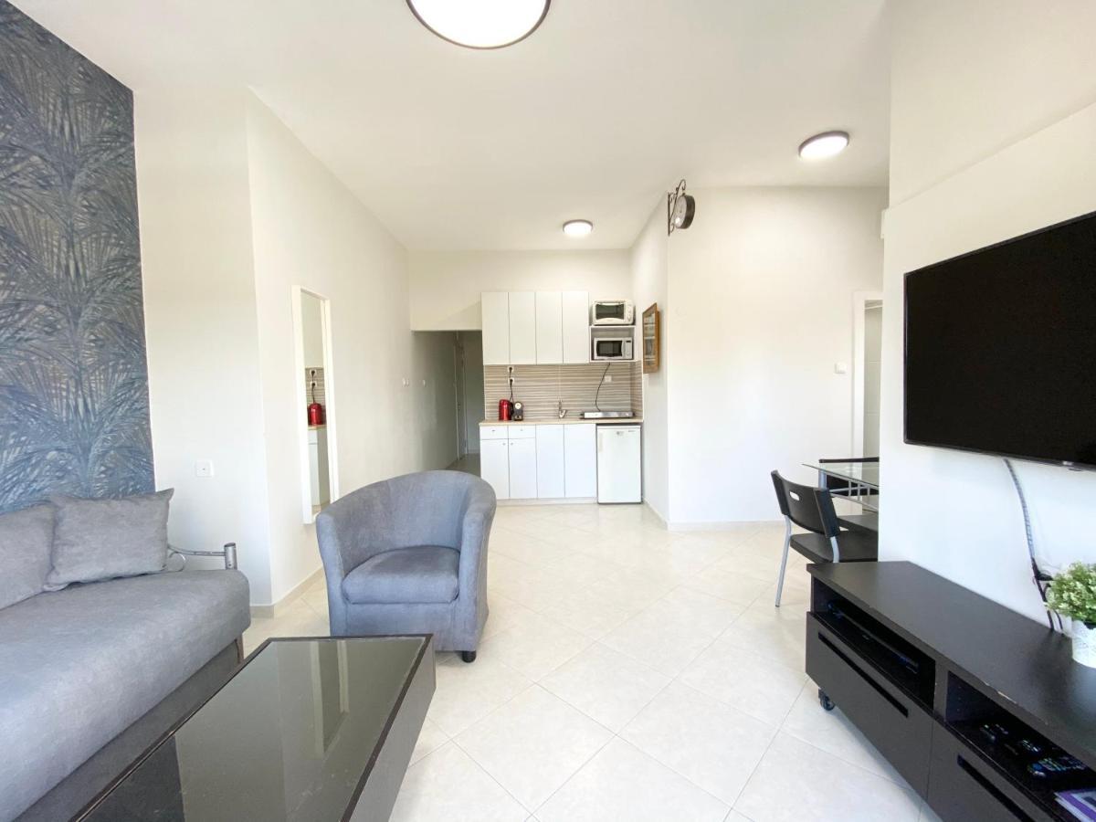 Sea Apartment *